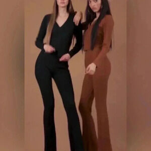 NWT Avec Les Filles “Elise” rib flared sweater bootcut pants M